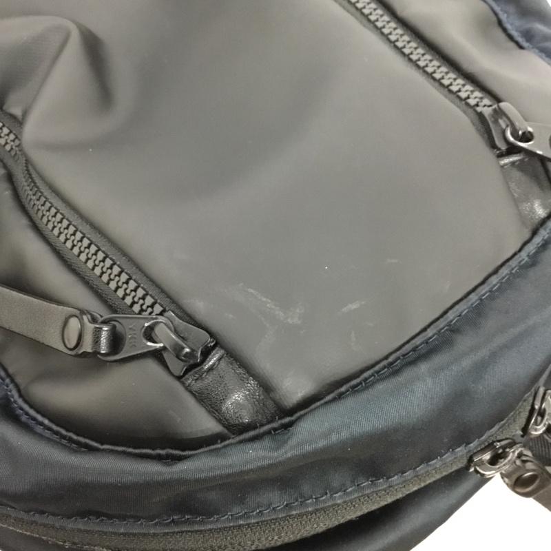 サムソナイト Samsonite リュックサック、デイパック リュックサック、デイバッグ ロゴ、文字 紺 / ネイビー /  メンズ USED 古着 中古 10147731