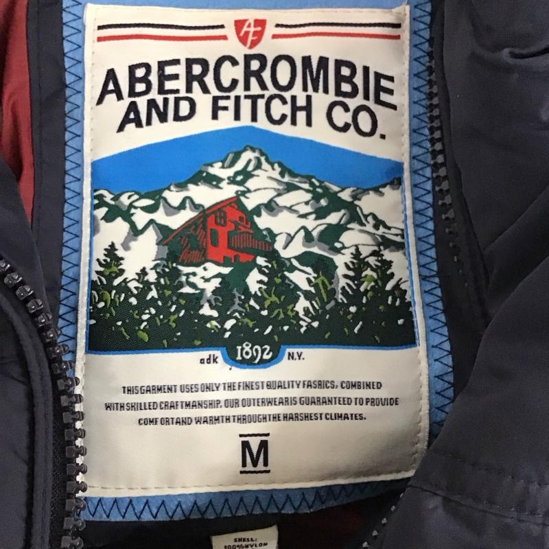 アバクロンビーアンドフィッチ ABERCROMBIE&FITCH ベスト ベスト ジップアップベスト ダウンベスト ノースリーブ M ロゴ、文字 紺 / ネイビー /  メンズ USED 古着 中古 10128692