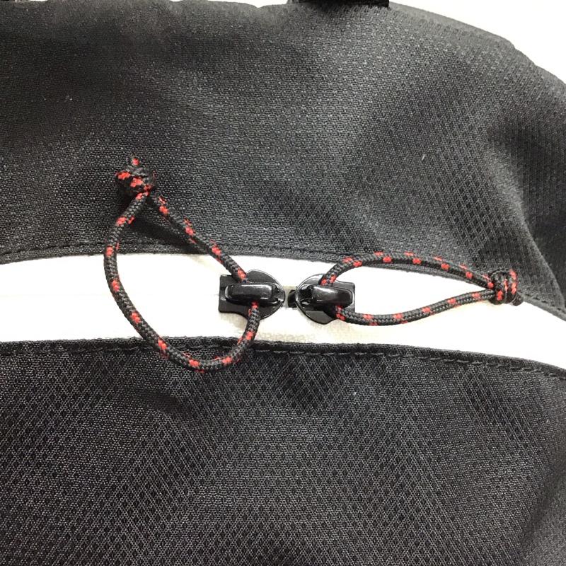 マムート Mammut バッグ バッグ 2510-01542 ファースト ジップ ぬいぐるみ キッズ デイパック リュック ロゴ、文字 黒 / ブラック / X 赤 / レッド /  ボーイズ USED 古着 中古 10117907