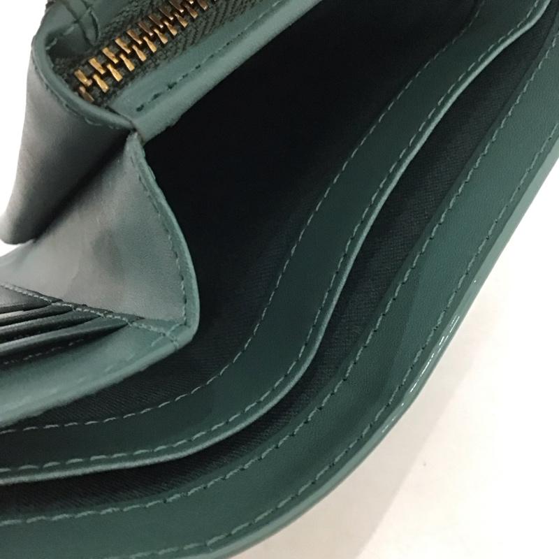 チャールズアンドキース charles&keith 財布 二つ折り メタリックフロントフラップ ロゴ、文字 緑 / グリーン /  レディース USED 古着 中古 10134093