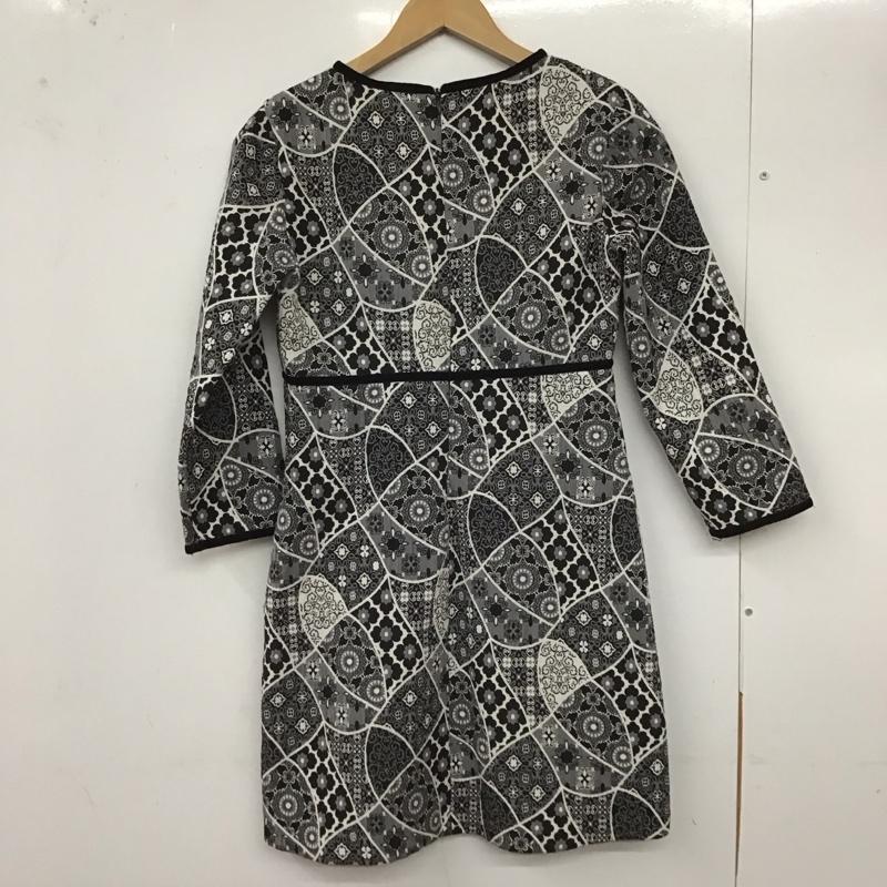 ザラ ZARA TRAFALUC ワンピース ひざ丈スカート 長袖ワンピース ロングワンピース ストレッチ S 総柄 白 / ホワイト / X 黒 / ブラック /  レディース USED 古着 中古 10128899