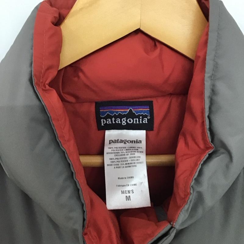 パタゴニア patagonia ベスト ベスト ダウンベスト ノースリーブ 前ボタン L ロゴ、文字 灰 / グレー /  メンズ USED 古着 中古 10146736