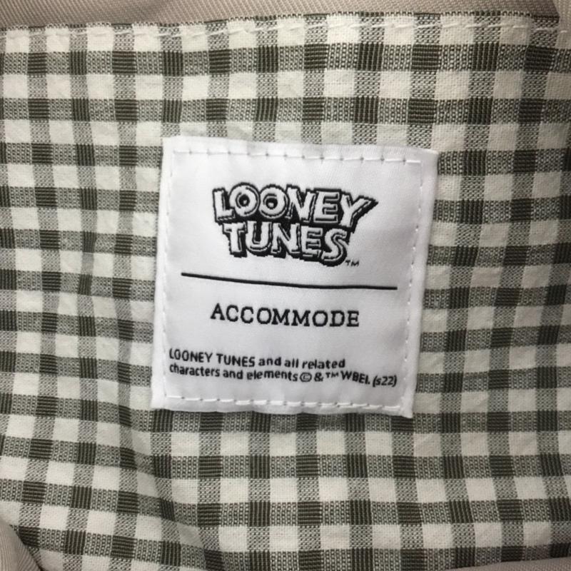 アコモデ ACCOMMODE トートバッグ トートバッグ LOONEY TUNES ギンガムチェック 巾着 キャラクター カーキ / カーキ /  レディース USED 古着 中古 10140620