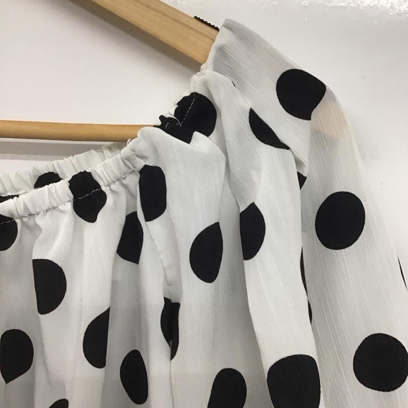 ロイヤルパーティー ROYAL PARTY シャツ、ブラウス 半袖 7212-421-8 ドットオフショルパフブラウス FREE ドット 白 / ホワイト / X 黒 / ブラック /  レディース USED 古着 中古 10146776