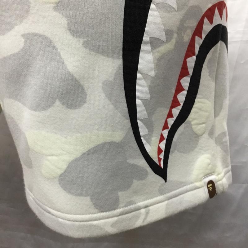 アベイシングエイプ A BATHING APE パンツ ショートパンツ ショートパンツ ハーフパンツ カジュアルパンツ L プリント 白 / ホワイト / X 灰 / グレー /  メンズ USED 古着 中古 10121696
