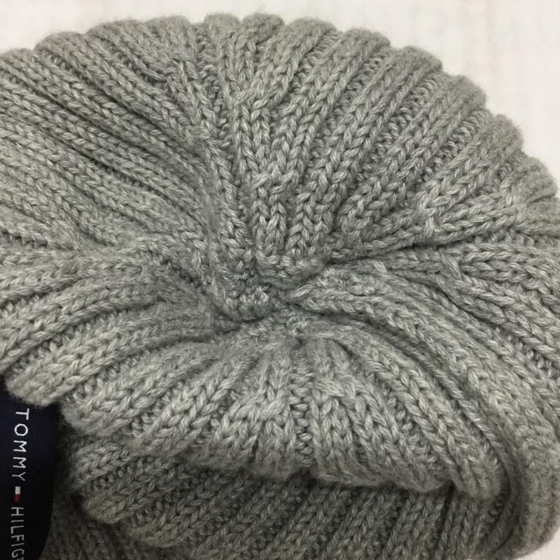 トミーヒルフィガー TOMMY HILFIGER 帽子 ニット帽 C8878B9190 JS AM FOSTER FLAG SOLID HAT コットン ワンポイント 灰 / グレー /  メンズ USED 古着 中古 10119101