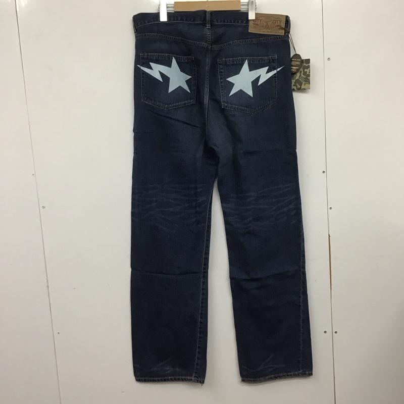 アベイシングエイプ A BATHING APE パンツ デニム、ジーンズ スターペイントデニム XL ワンポイント 青 / ブルー /  メンズ USED 古着 中古 10139516