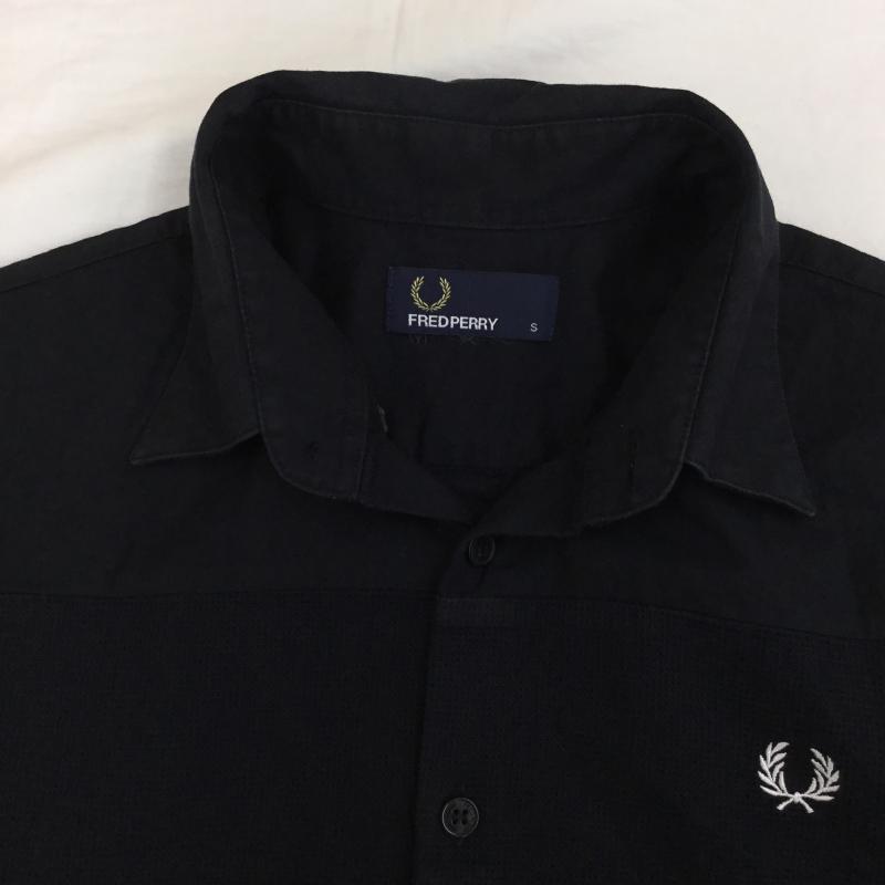 フレッドペリー FRED PERRY シャツ、ブラウス 半袖 S ロゴ、文字 黒 / ブラック /  メンズ USED 古着 中古 10133773