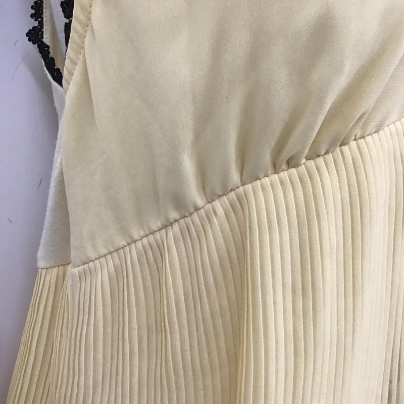 アクシーズファム axes femme カットソー 半袖 ノースリーブカットソー フレアカットソー カラーシャツノースリーブカットソー 前開き M 無地 ベージュ / ベージュ / X 黒 / ブラック /  レディース USED 古着 中古 10105845