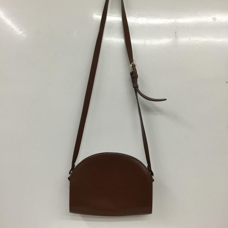 アーペーセー A.P.C. ショルダーバッグ ショルダーバッグ ハーフムーン ロゴ、文字 茶 / ブラウン /  レディース USED 古着 中古 10136346