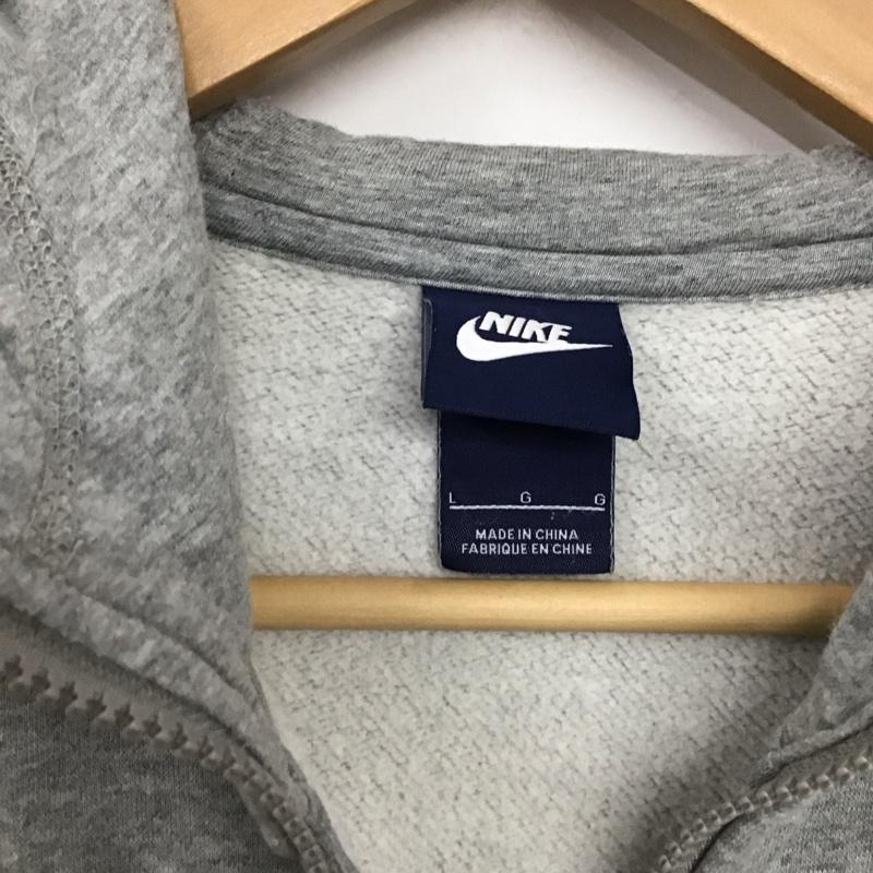 ナイキ NIKE パーカー 長袖 ジップアップパーカー 長袖パーカー カジュアルジャケット L ロゴ、文字 灰 / グレー /  メンズ USED 古着 中古 10141650