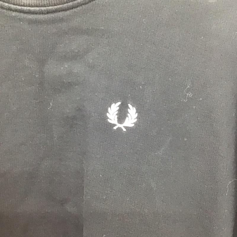 フレッドペリー FRED PERRY トレーナー 長袖 長袖トレーナー スウェット クルーネック プルオーバー S ロゴ、文字 黒 / ブラック /  メンズ USED 古着 中古 10144607