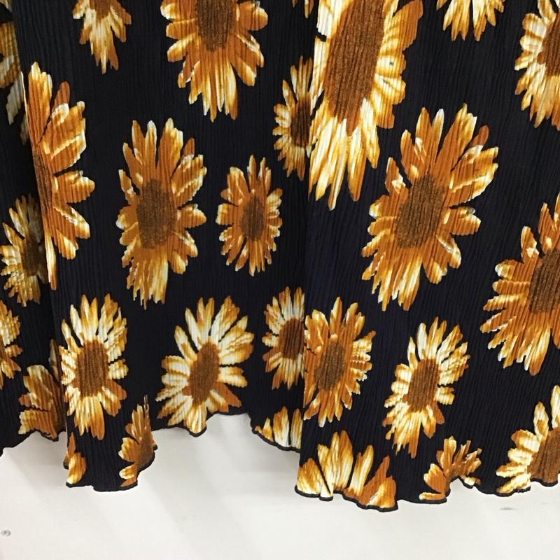 古着 USED ワンピース ロングスカート 26-221118006-13 楊柳プリーツひまわり柄ワンピース タグ付き M 花柄 紺 / ネイビー /  レディース USED 古着 中古 10119233