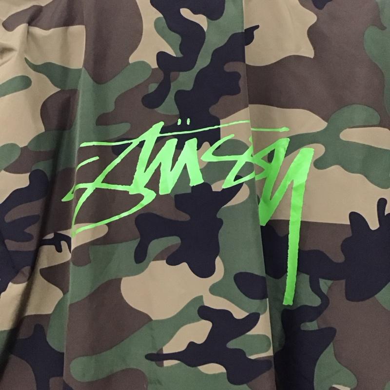 ステューシー STUSSY ジャケット、上着 ジャケット、ブレザー コーチジャケット 迷彩 カモ柄 M ロゴ、文字 マルチカラー / マルチカラー /  メンズ USED 古着 中古 10144003