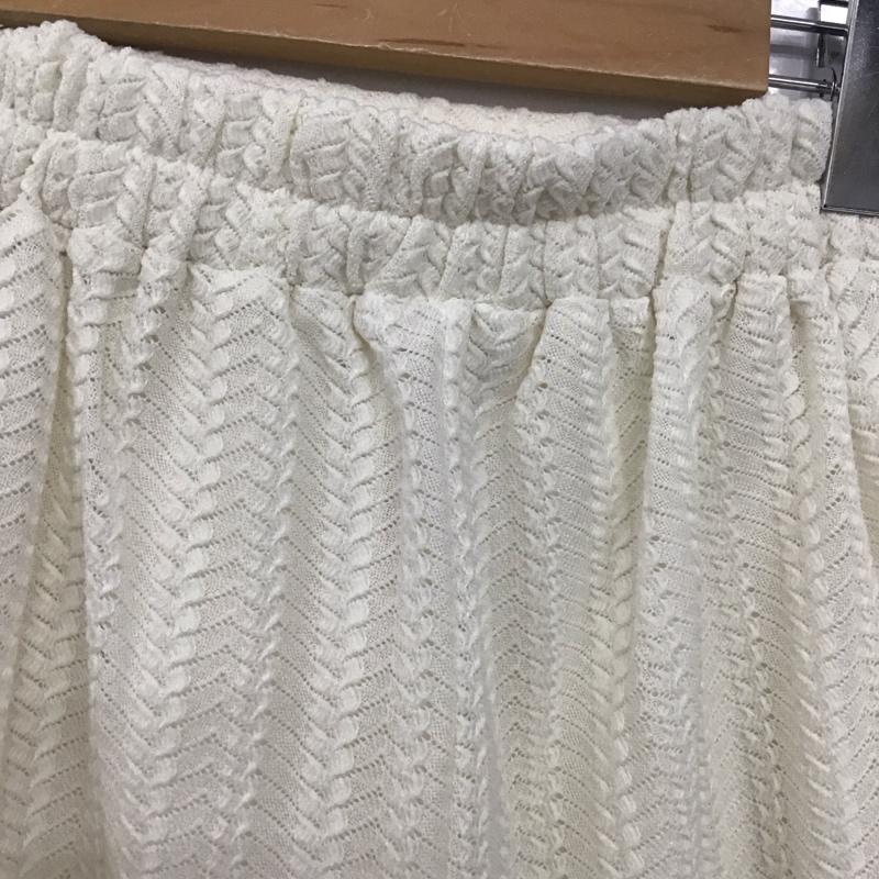 リリー ブラウン Lily Brown パンツ ワークパンツ、ペインターパンツ ワイドパンツ カジュアルパンツ ワークパンツ ONE SIZE 総柄 白 / ホワイト /  レディース USED 古着 中古 10145391