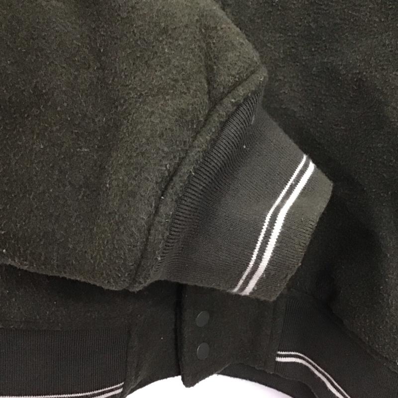 ギャップ GAP ジャケット、上着 ジャケット、ブレザー スタジャン アウター 古着 前ボタン L ロゴ、文字 カーキ / カーキ /  メンズ USED 古着 中古 10136836