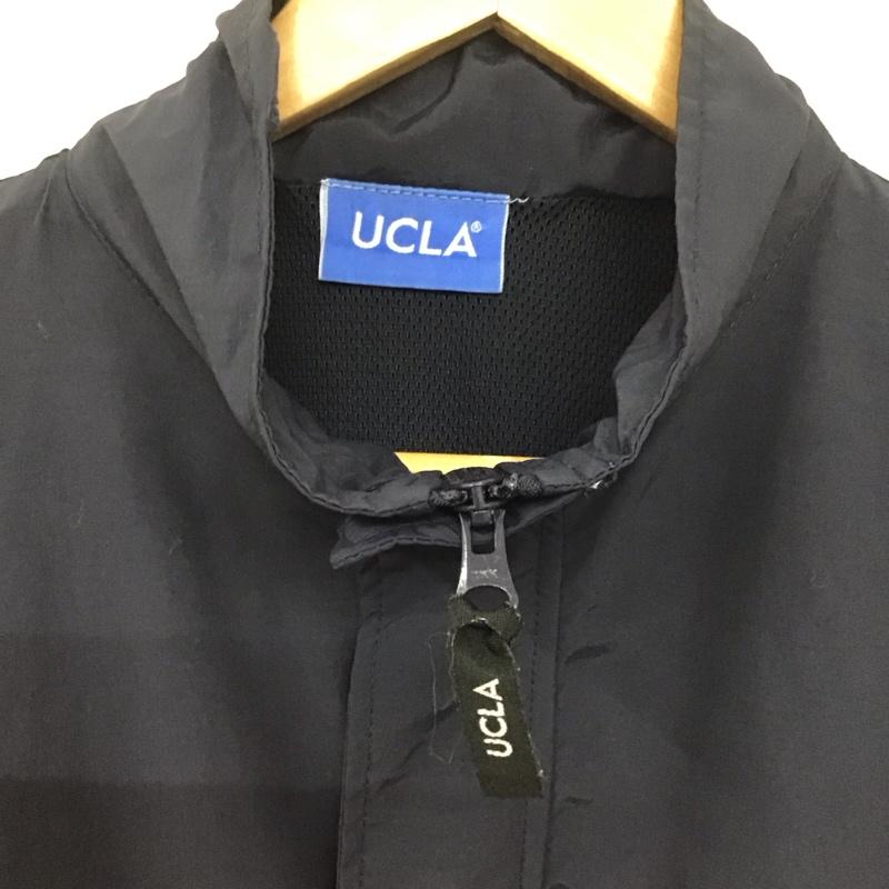 ユーシーエルエー UCLA ジャケット、上着 ジャンパー、ブルゾン ジップアップジャケット ナイロンジャケット アウター M ロゴ、文字 紺 / ネイビー /  メンズ USED 古着 中古 10141640