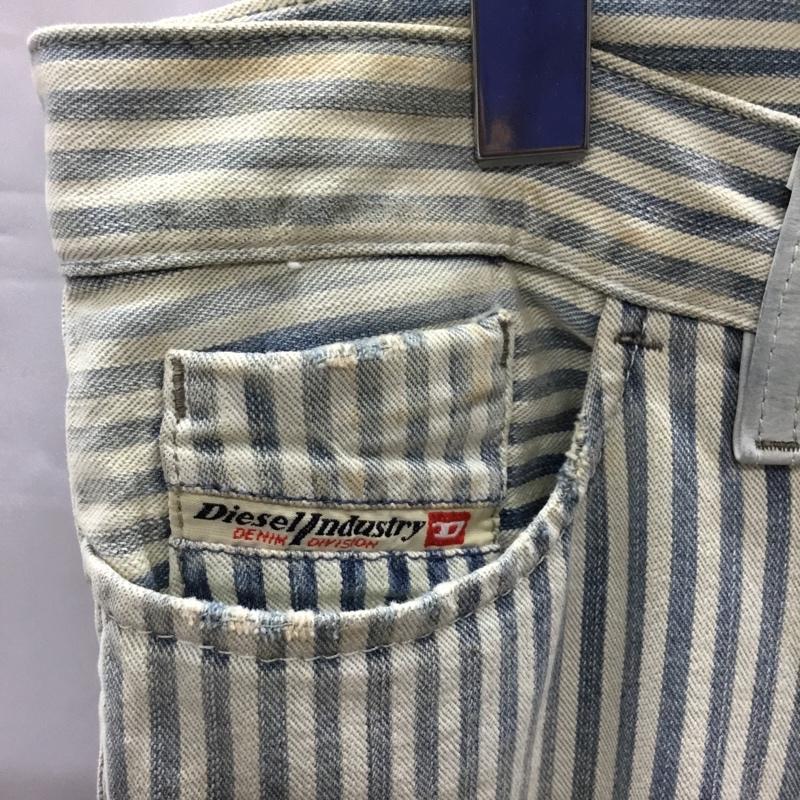 ディーゼル DIESEL パンツ デニム、ジーンズ スリムパンツ カジュアルパンツ ストライプパンツ デニムジーンズ 26インチ ストライプ 白 / ホワイト / X 水色 / ライトブルー /  メンズ USED 古着 中古 10117530