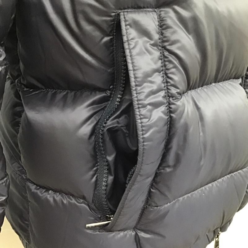 モンクレール MONCLER ジャケット、上着 ダウンジャケット E20914135585 WILLM GIUBBOTTO 2 ワンポイント 紺 / ネイビー / X 白 / ホワイト / X 赤 / レッド /  メンズ USED 古着 中古 10119671