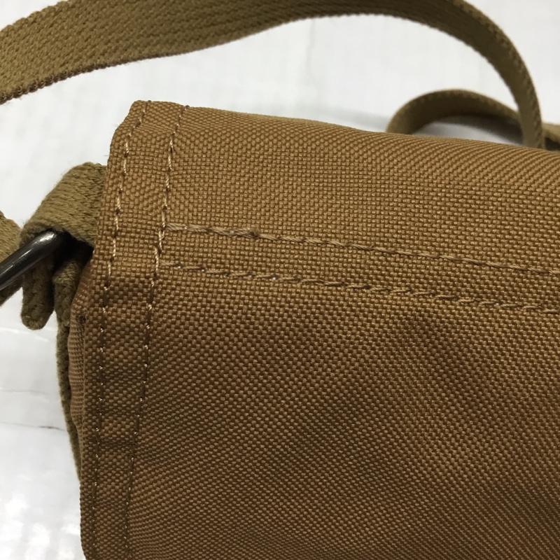 カーハート Carhartt ショルダーバッグ ショルダーバッグ 8913710102 サコッシュ ミニショルダー ロゴ、文字 キャメル / キャメル /  メンズ USED 古着 中古 10120332