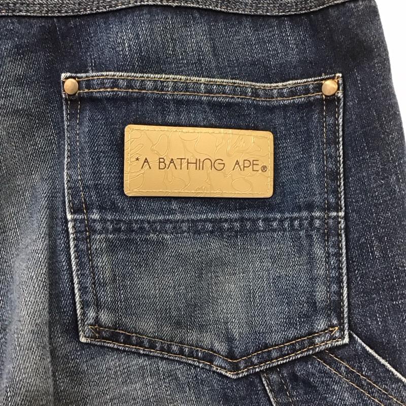 アベイシングエイプ A BATHING APE パンツ デニム、ジーンズ デニムパンツ ストレートパンツ ワイドパンツ カジュアルパンツ M 無地 インディゴ / インディゴ /  メンズ USED 古着 中古 10109788