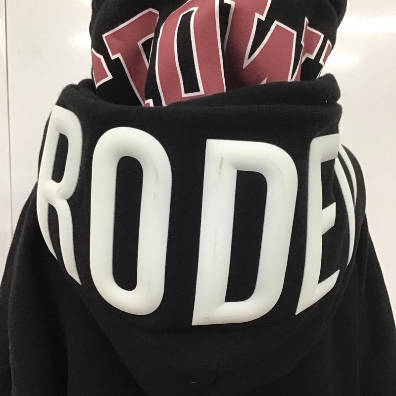 ロデオクラウンズワイドボウル RODEO CROWNS WIDE BOWL パーカー 長袖 420caq90-0730 OVERLAPWHOODパーカー プルオーバーパーカー 長袖パーカー FREE ロゴ、文字 黒 / ブラック /  レディース USED 古着 中古 10113705