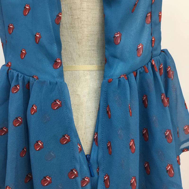 スライ SLY ワンピース ミニスカート The Rolling Stones×SLY ローリングストーンズ リップ＆タンワンピース 2 総柄 青 / ブルー / X 赤 / レッド /  レディース USED 古着 中古 10048210