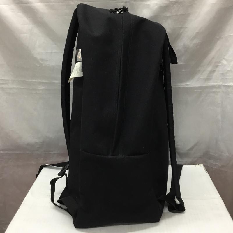 イーストパック EASTPAK リュックサック、デイパック リュックサック、デイバッグ MM6 ロゴ、文字 黒 / ブラック /  メンズ USED 古着 中古 10117655