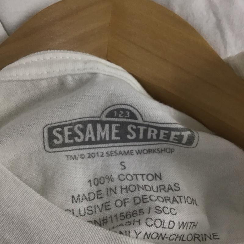 古着 USED Tシャツ 半袖 半袖カットソー プリントTシャツ クルーネックカットソー セサミストリート S プリント 白 / ホワイト /  メンズ USED 古着 中古 10140961