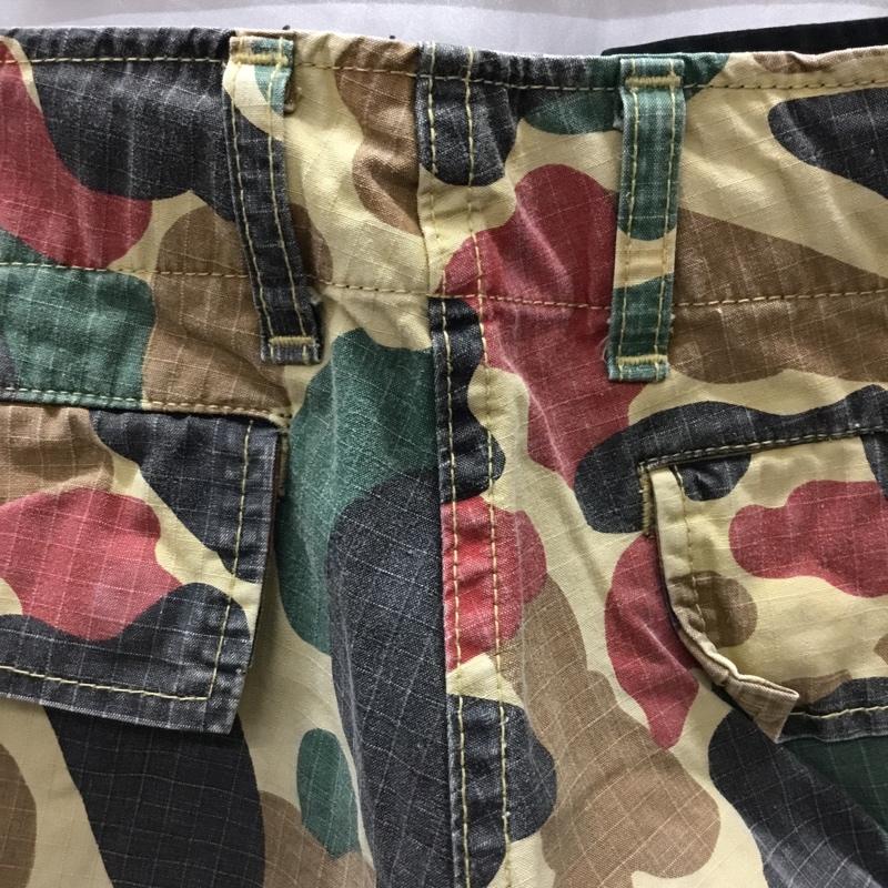 アベイシングエイプ A BATHING APE パンツ ショートパンツ カーゴパンツ M カモフラージュ柄・迷彩 マルチカラー / マルチカラー /  メンズ USED 古着 中古 10118957