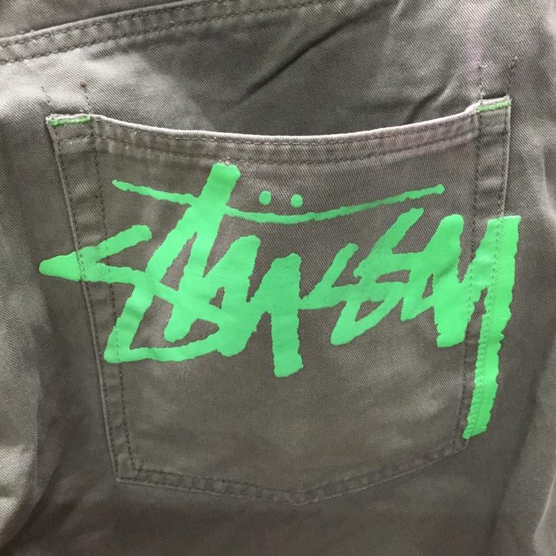 ステューシー STUSSY パンツ ショートパンツ ハーフパンツ ショートパンツ カジュアルパンツ 34 ロゴ、文字 カーキ / カーキ /  メンズ USED 古着 中古 10109356