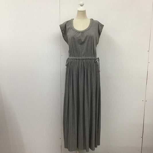 アクシーズファム axes femme ワンピース ロングスカート TS351X30 プリーツ フレンチスリーブ M 無地 灰 / グレー /  レディース USED 古着 中古 10108589