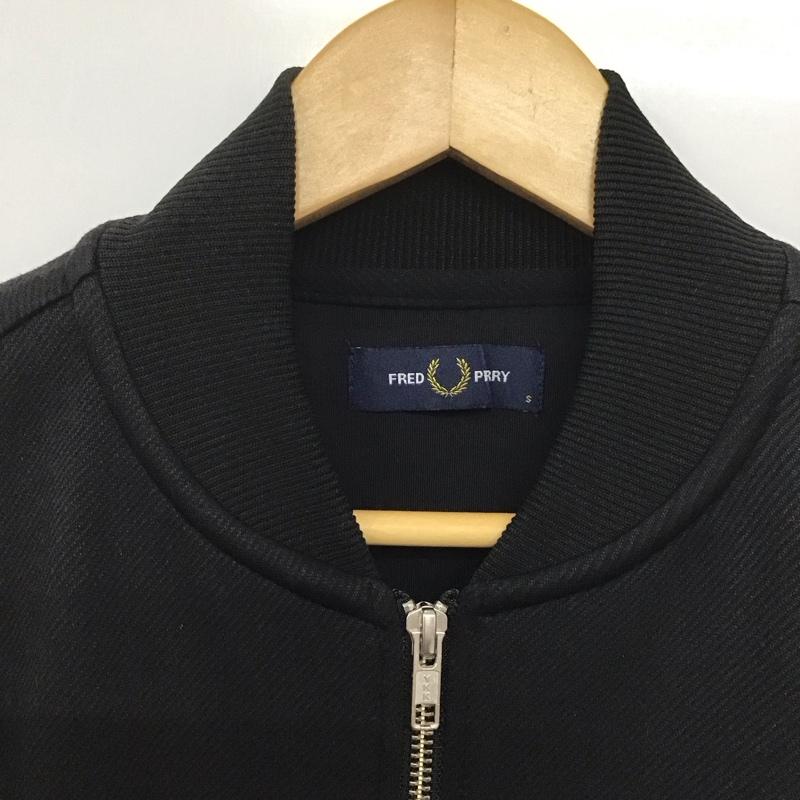 フレッドペリー FRED PERRY ジャケット、上着 ジャケット、ブレザー ジップアップジャケット アウター ノーカラージャケット ジャージ S ロゴ、文字 黒 / ブラック /  メンズ USED 古着 中古 10143208