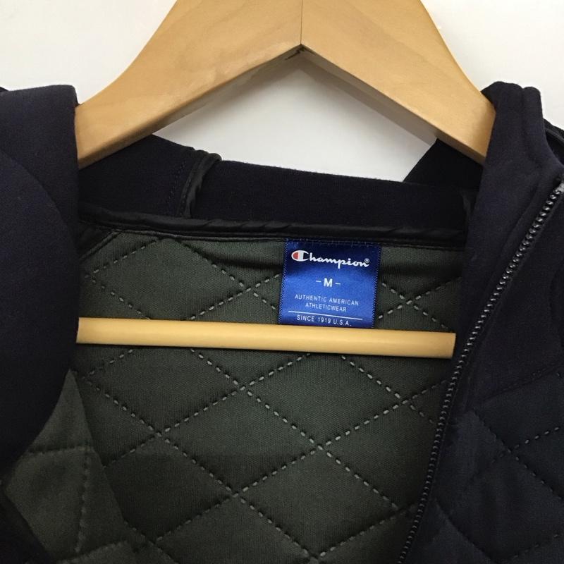 チャンピオン Champion パーカー 長袖 c3-ss613 ジップアップパーカー アウター M ロゴ、文字 紺 / ネイビー /  メンズ USED 古着 中古 10145274