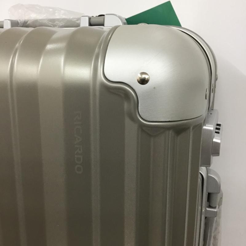 リカルド RICARDO スーツケース、トランク スーツケース、トランク AIV-19-020-4WB TSAロック キャリーケース ロゴ、文字 銀 / シルバー /  メンズ USED 古着 中古 10147577
