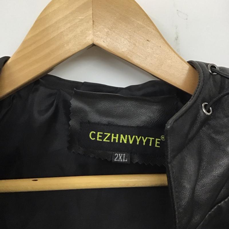 ジェジヌヴィテ CEZHNVYYTE ジャケット、上着 ジャケット、ブレザー T1615-2006 レザー シープスキン フード 無地 黒 / ブラック / X 白 / ホワイト /  メンズ USED 古着 中古 10138990