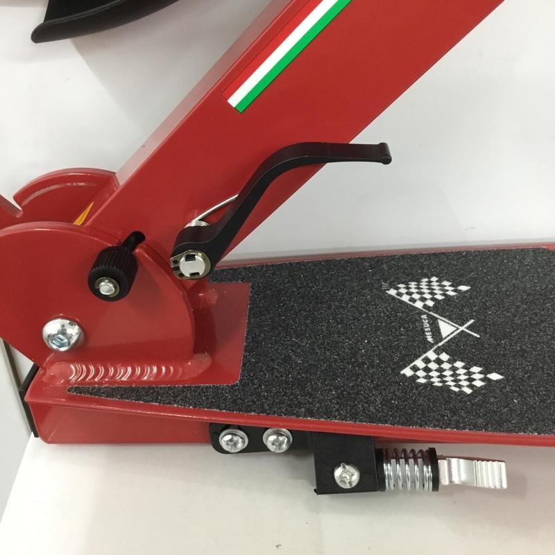 古着 USED ファッション小物 ファッション小物 FXA70 スクーデリア フェラーリ キックボード キックスケーター ビッグホイール 箱有 ロゴ、文字 赤 / レッド /  メンズ USED 古着 中古 10129540