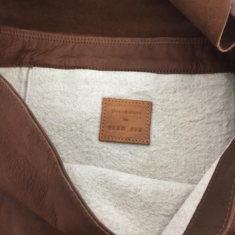 エヴァムエヴァ evam eva ショルダーバッグ ショルダーバッグ Dove & Olive レザー 無地 茶 / ブラウン /  レディース USED 古着 中古 10128322
