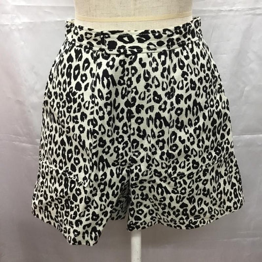スライ SLY パンツ ショートパンツ 030esr31-4570 ショートパンツ ハーフパンツ カジュアルパンツ 2 ヒョウ柄・レオパード柄 白 / ホワイト / X 黒 / ブラック /  レディース USED 古着 中古 10107421