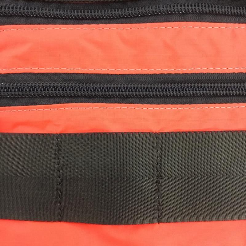 ブリーフィング BRIEFING ショルダーバッグ ショルダーバッグ BRM182201-040-001 SACOCHE S SL PACKABLE タグ有 ロゴ、文字 橙 / オレンジ /  メンズ USED 古着 中古 10145170