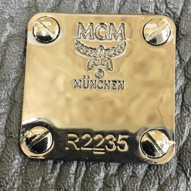 エムシーエム MCM リュックサック、デイパック リュックサック、デイバッグ ロゴ、文字 黒 / ブラック /  レディース USED 古着 中古 10139269