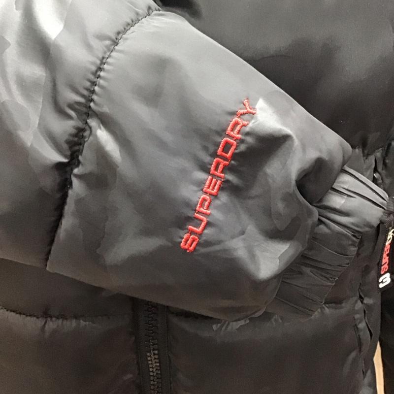 スーパードライ SUPERDRY ジャケット、上着 ジャケット、ブレザー M50LL006 TRI RACING CAMO S ロゴ、文字 黒 / ブラック /  メンズ USED 古着 中古 10118027