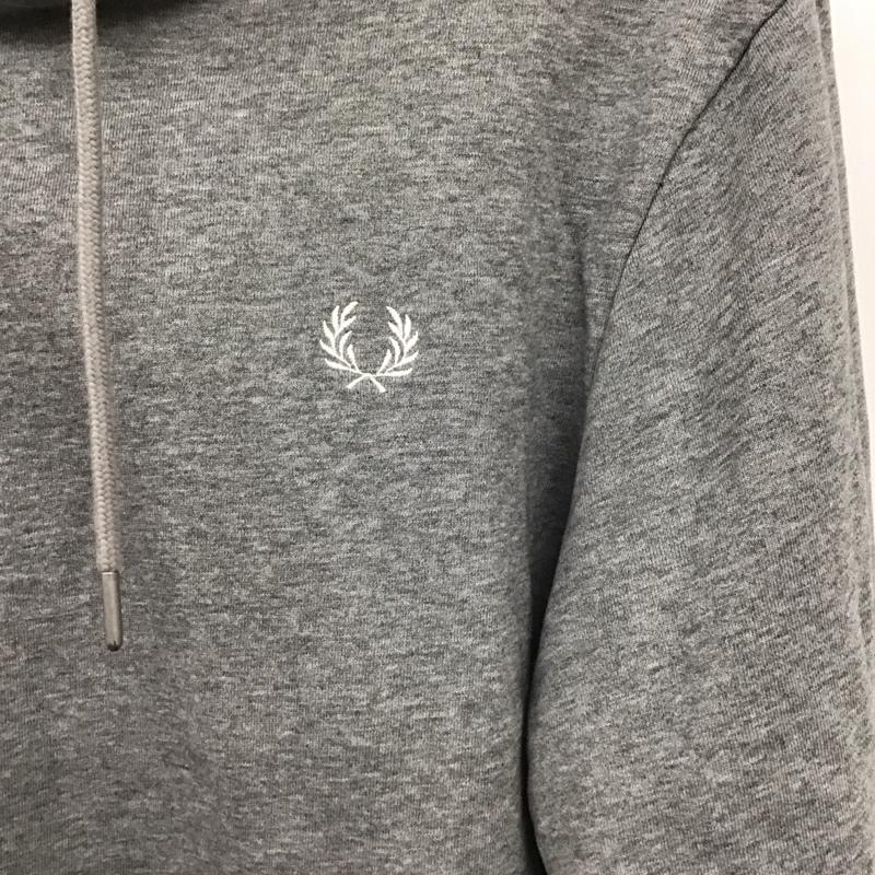 フレッドペリー FRED PERRY パーカー 長袖 長袖パーカー プルオーバーパーカー スウェット M ロゴ、文字 灰 / グレー /  メンズ USED 古着 中古 10147314