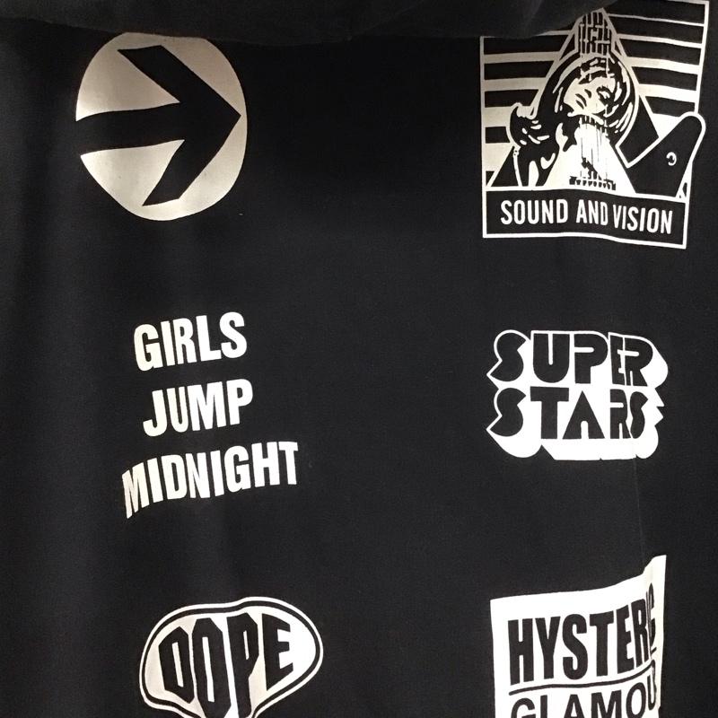 ヒステリックグラマー HYSTERIC GLAMOUR ジャケット、上着 ジャケット、ブレザー ジップアップロングジャケット アウター カジュアルジャケットフード付き FREE プリント 黒 / ブラック /  レディース USED 古着 中古 10146125