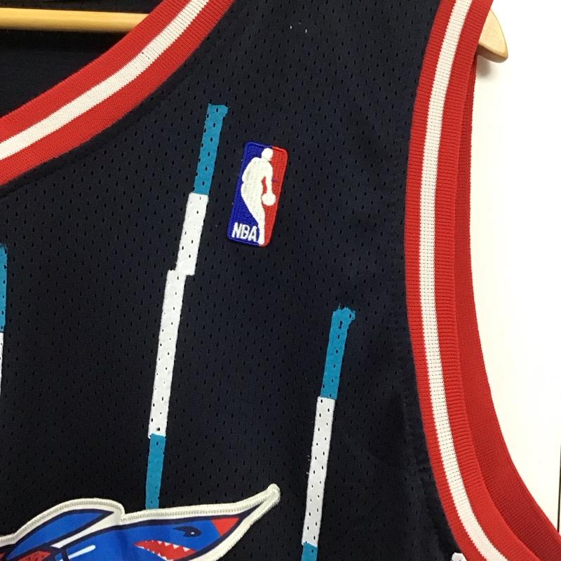 アディダス adidas タンクトップ タンクトップ タンクトップ ノースリーブカットソー Vネック スポーツウェア XXL ロゴ、文字 紺 / ネイビー /  メンズ USED 古着 中古 10142608