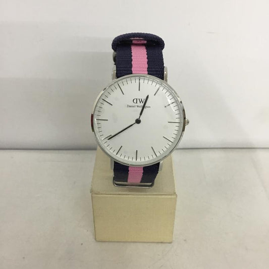 ダニエルウェリントン Daniel Wellington 腕時計 アナログ（クォーツ式） 0604DW ロゴ、文字 桃 / ピンク / X 紺 / ネイビー /  レディース USED 古着 中古 10135160