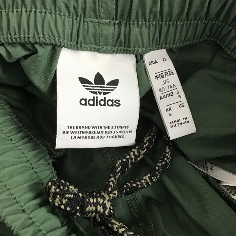 アディダス adidas パンツ ワークパンツ、ペインターパンツ gn3291 UTLTY2IN1PANTS カーゴパンツ ワイドパンツ S ロゴ、文字 カーキ / カーキ /  メンズ USED 古着 中古 10139883