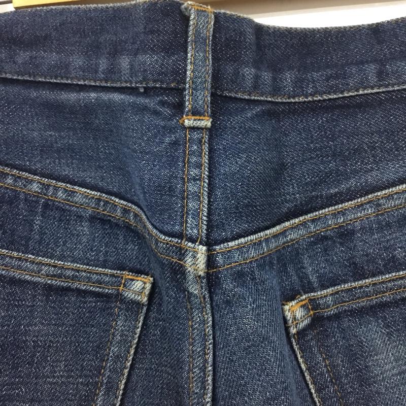 アーペーセー A.P.C. パンツ デニム、ジーンズ 日本製 ボタンフライ 32 ロゴ、文字 インディゴ / インディゴ /  メンズ USED 古着 中古 10115647