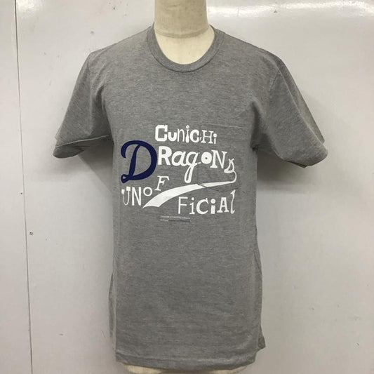 タカヒロ ミヤシタ ザ ソロイスト TAKAHIRO MIYASHITA The SoloIst. Tシャツ 半袖 中日ドラゴンズ M ロゴ、文字 X プリント 灰 / グレー /  メンズ USED 古着 中古 10111988