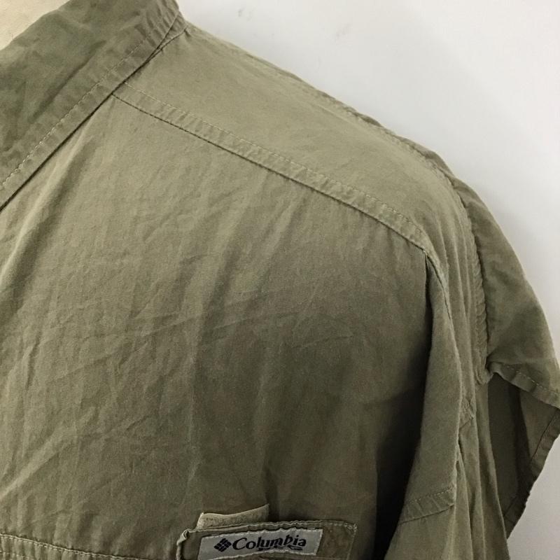 コロンビア Columbia シャツ、ブラウス 長袖 長袖シャツ カラーシャツ ポケットシャツ 長袖カットソー ロゴ、文字 カーキ / カーキ /  メンズ USED 古着 中古 10119944